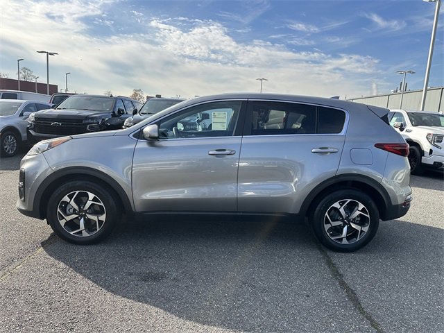 Used 2022 Kia Sportage LX image 2