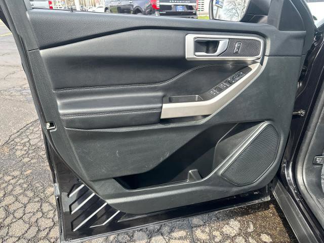 Certified 2023 Ford Explorer XLT w/ Class IV Trailer Tow Package image 28