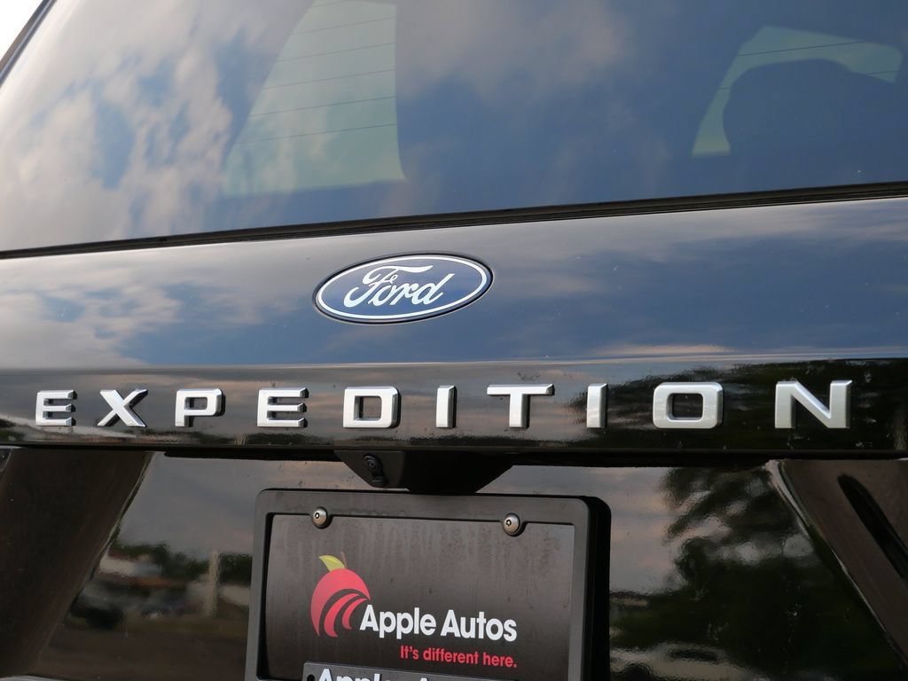 Certified 2025 Ford Expedition Active AWD/4WD image 8
