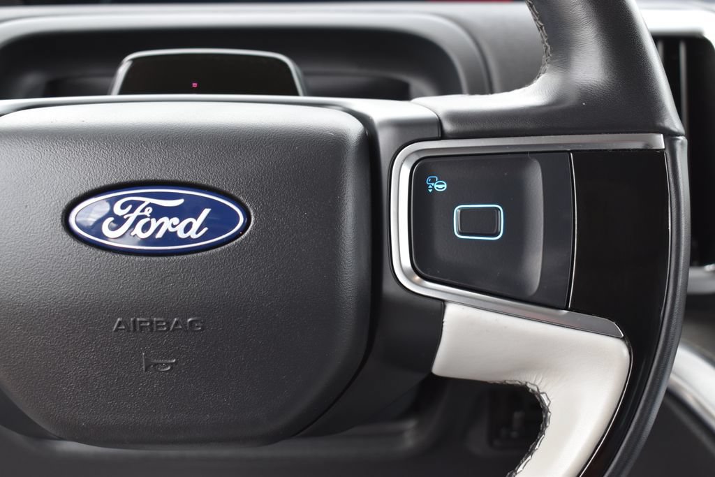 Certified 2025 Ford Expedition Max Platinum w/ Driver's Package AWD/4WD image 19