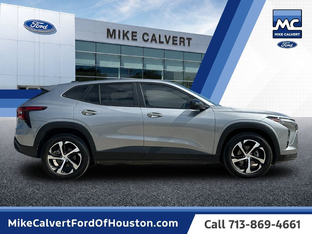Used 2025 Chevrolet Trax RS w/ Sunroof Package FWD image 6
