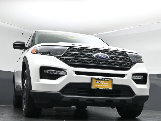 Certified 2024 Ford Explorer XLT w/ Equipment Group 202A AWD/4WD image 38
