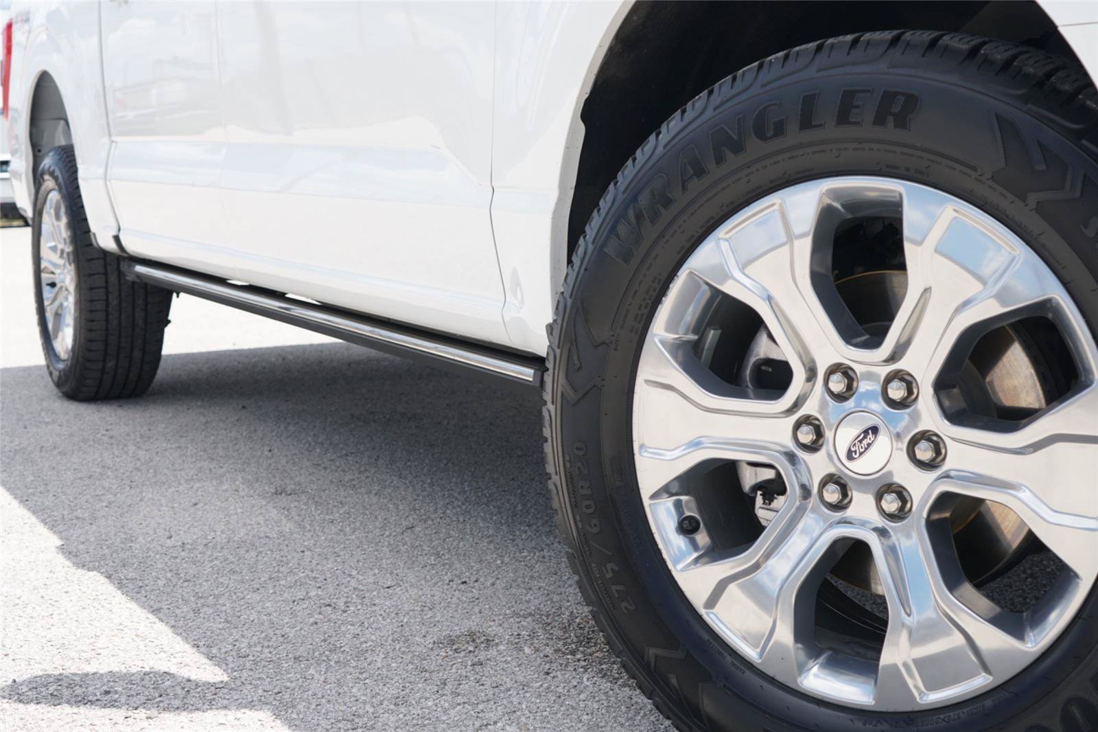 Certified 2022 Ford F150 Platinum w/ FX4 Off-Road Package AWD/4WD image 2