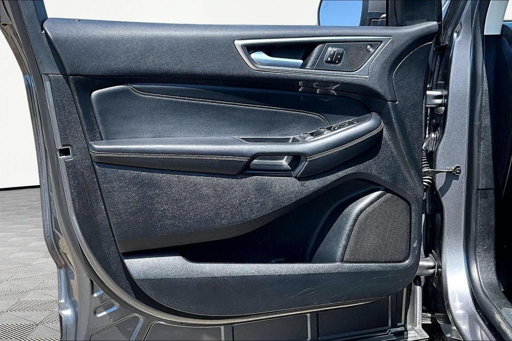 Certified 2024 Ford Edge Titanium AWD/4WD image 23