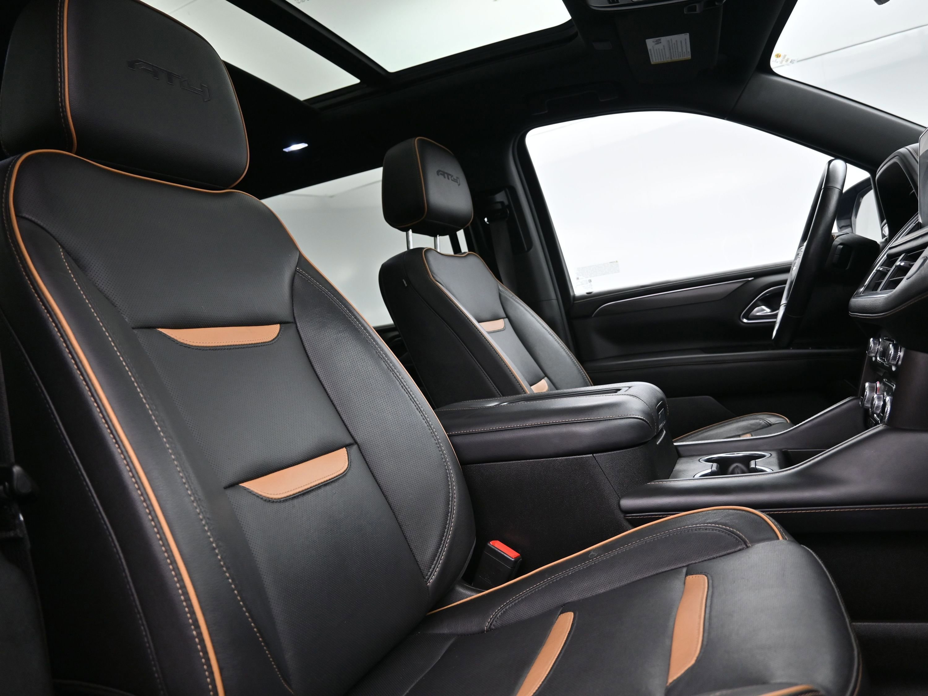 Used 2022 GMC Yukon XL AT4 image 31