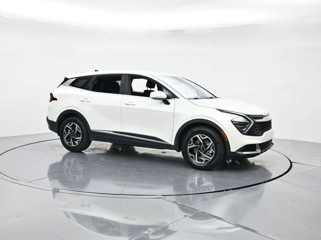 Used 2024 Kia Sportage LX FWD image 3