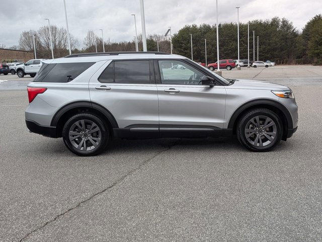 Certified 2022 Ford Explorer XLT w/ Equipment Group 202A image 6