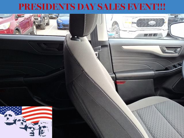 Certified 2022 Ford Escape SE w/ SE Sport Appearance Package image 13