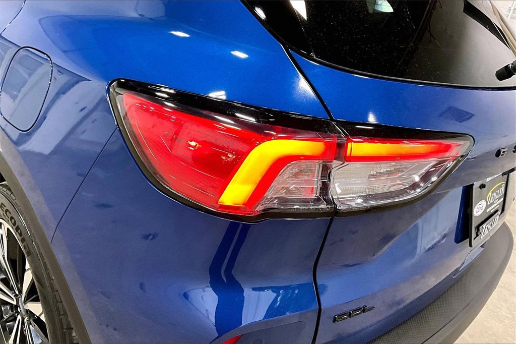 Certified 2022 Ford Escape SEL w/ SEL Stealth AWD Package image 29