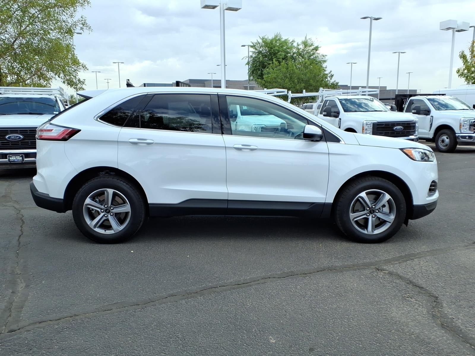 Certified 2023 Ford Edge SEL w/ Convenience Package AWD/4WD image 3