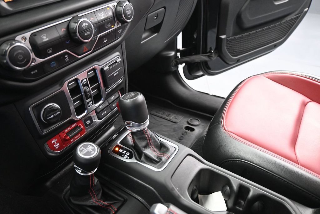 Used 2023 Jeep Wrangler Unlimited Rubicon 4xe AWD/4WD image 17