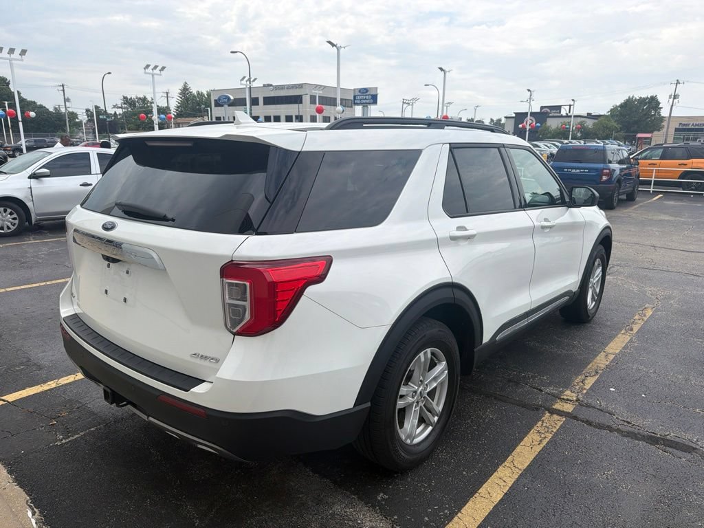 Certified 2023 Ford Explorer XLT w/ Equipment Group 202A AWD/4WD image 4