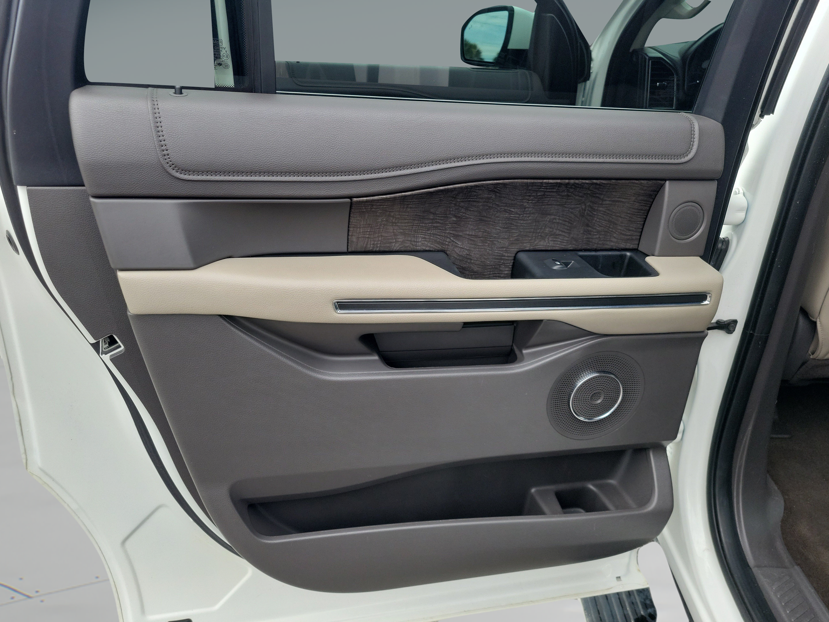Certified 2021 Ford Expedition Max Limited RWD image 11