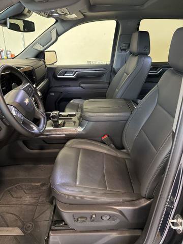 Used 2024 Chevrolet Silverado 1500 LTZ w/ LTZ Premium Package AWD/4WD image 16