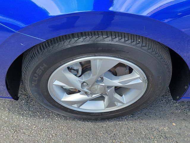 Used 2021 Hyundai Elantra SE FWD image 9