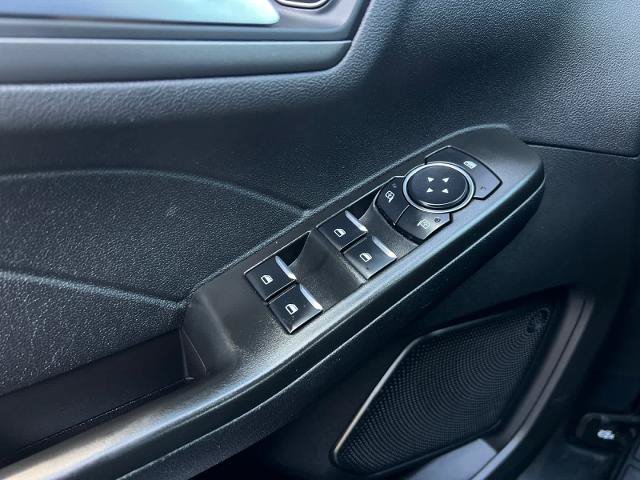 Certified 2024 Ford Escape SE FWD image 19