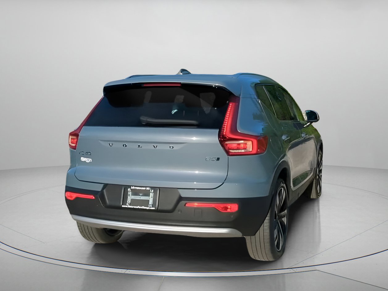 Used 2023 Volvo XC40 B5 Plus w/ Protection Package Premier image 21