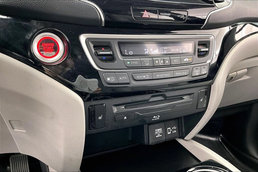Used 2022 Honda Pilot Touring image 32