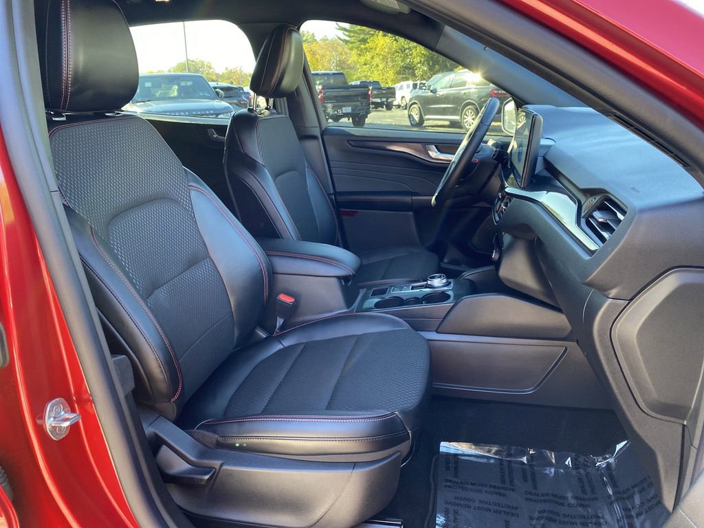 Certified 2025 Ford Escape ST-Line w/ Tech Pack #1 image 37