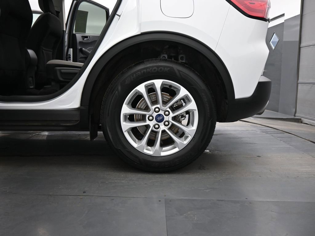 Certified 2022 Ford Escape SE image 46