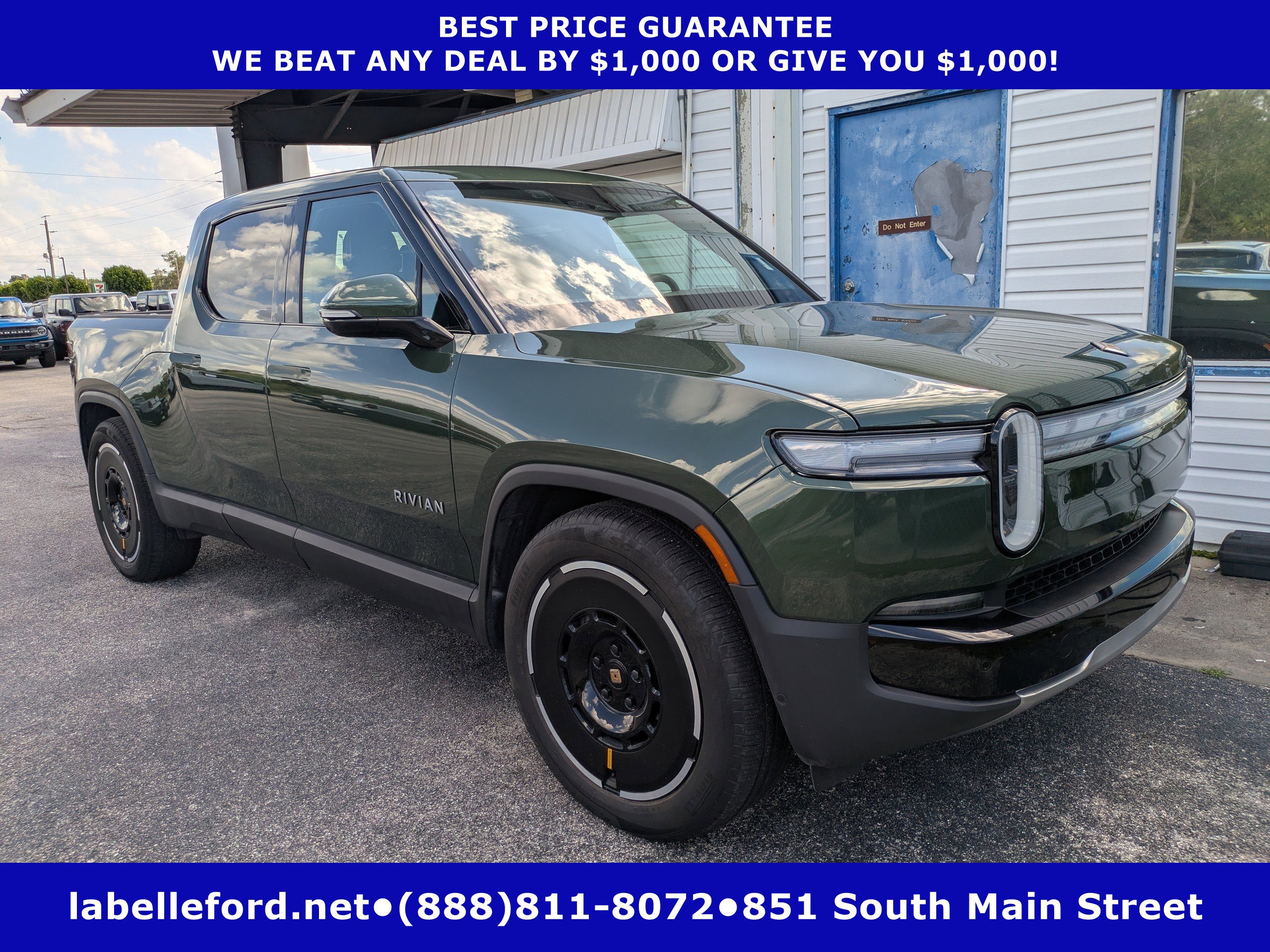 Used 2025 Rivian R1T Adventure AWD/4WD image 1