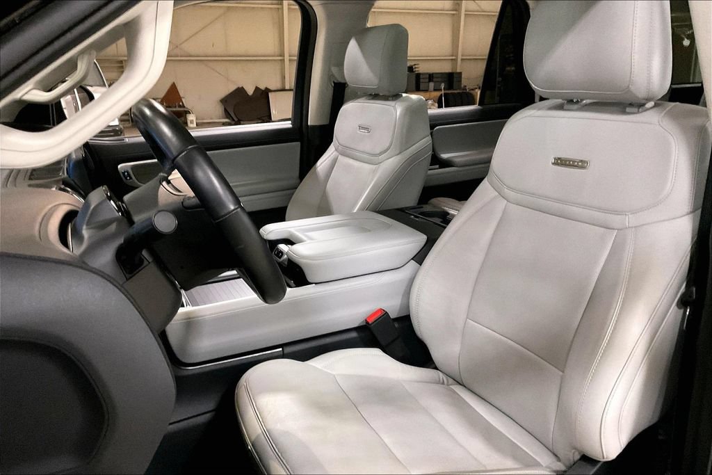 Certified 2025 Ford Expedition Max Platinum w/ Driver's Package AWD/4WD image 24
