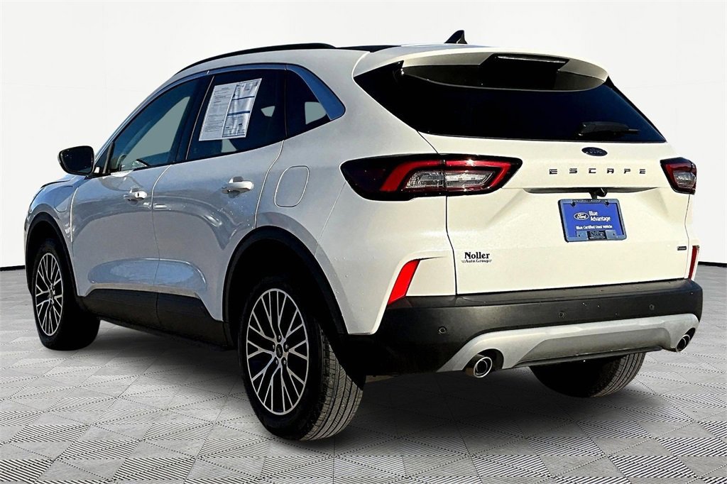 Certified 2023 Ford Escape SE image 2