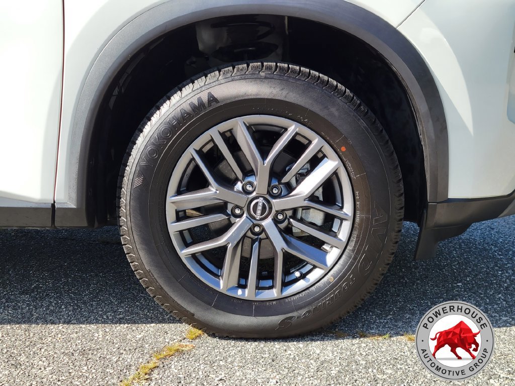 Used 2023 Nissan Rogue S AWD/4WD image 12