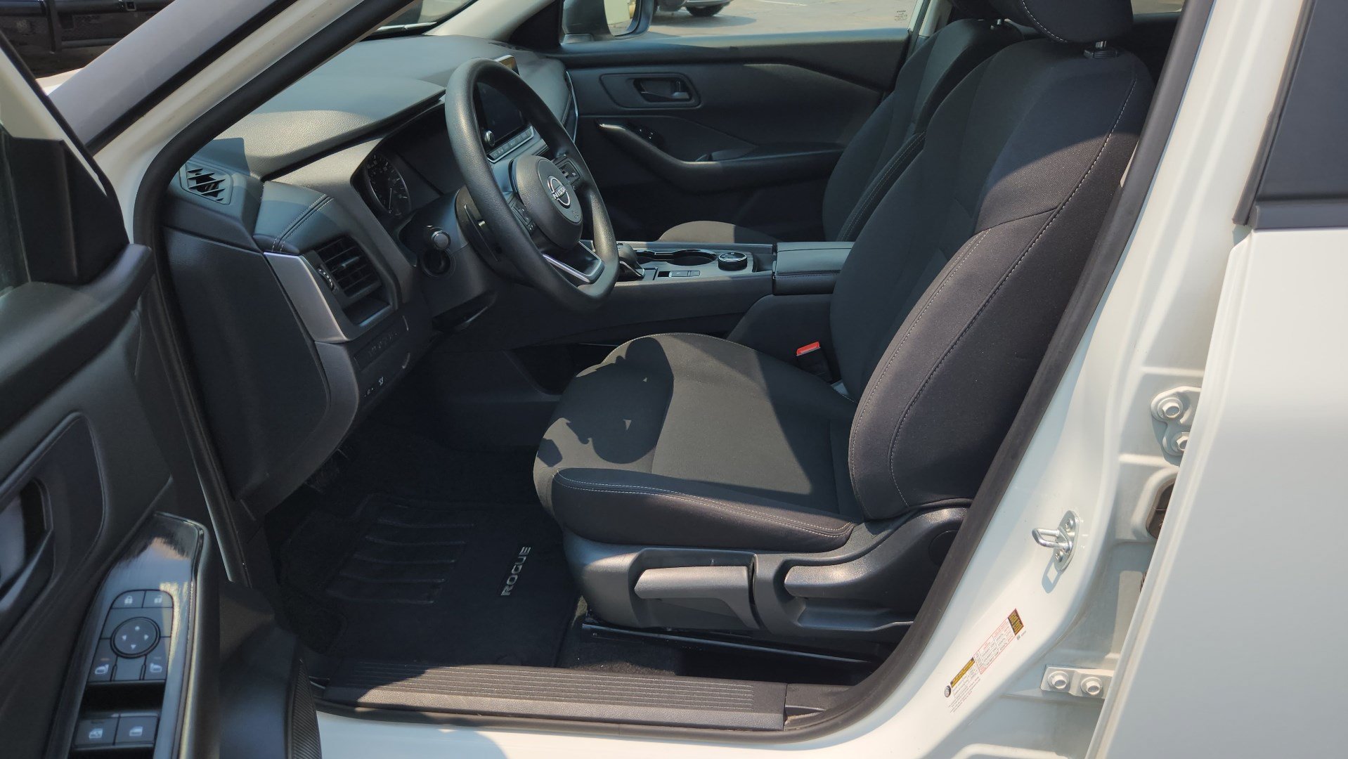 Used 2024 Nissan Rogue S AWD/4WD image 20
