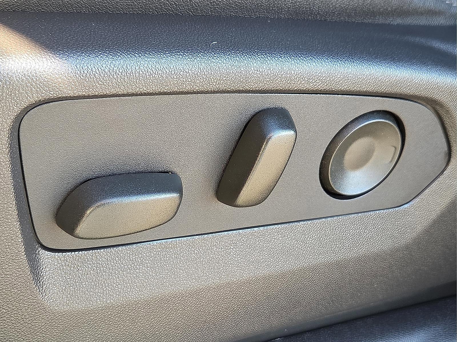 Used 2024 Chevrolet Silverado 1500 High Country w/ Technology Package image 15