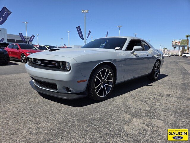 Used 2022 Dodge Challenger R/T w/ Plus Package RWD image 3