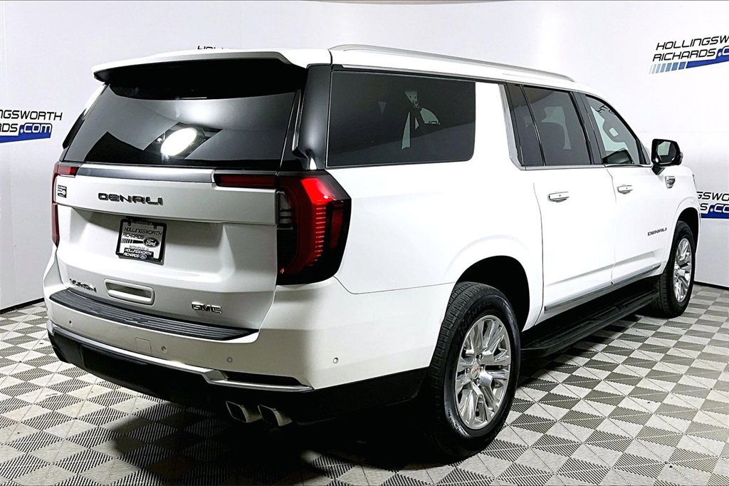 Used 2025 GMC Yukon XL Denali image 9