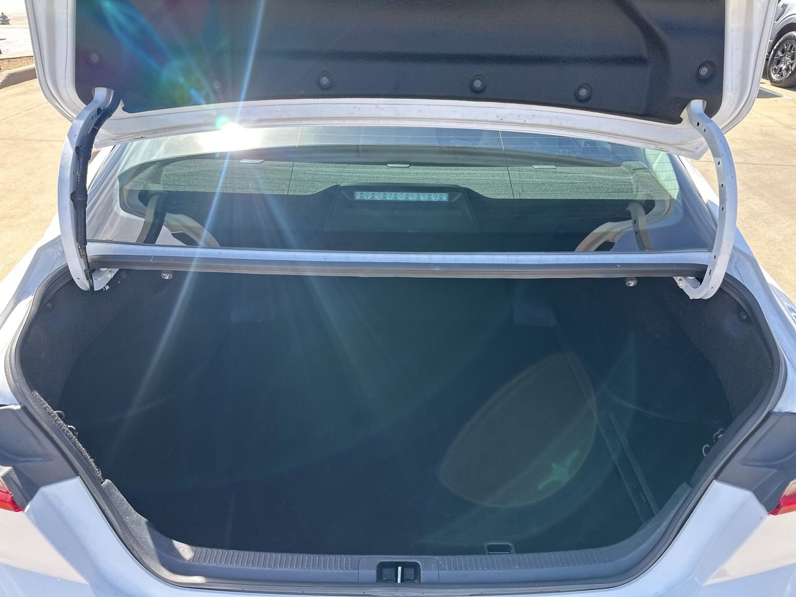 Used 2025 Toyota Camry LE image 10