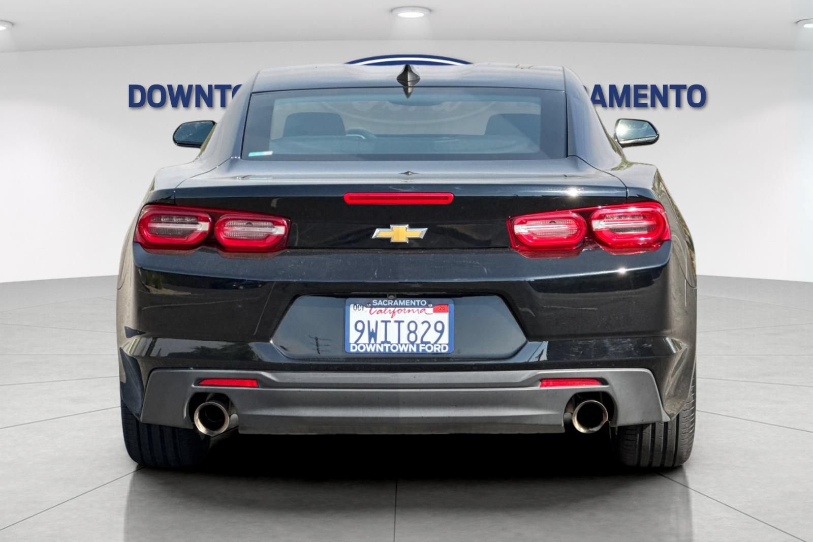 Used 2023 Chevrolet Camaro LT RWD image 9