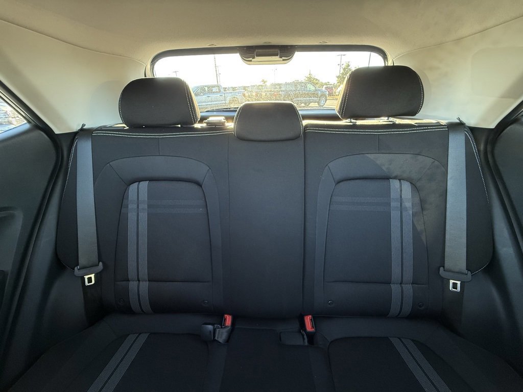 Used 2025 Hyundai Venue SEL image 28