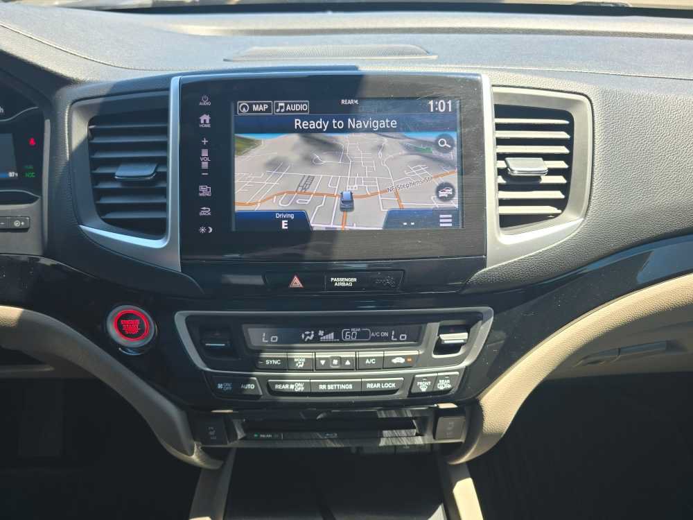 Used 2018 Honda Pilot Touring image 12