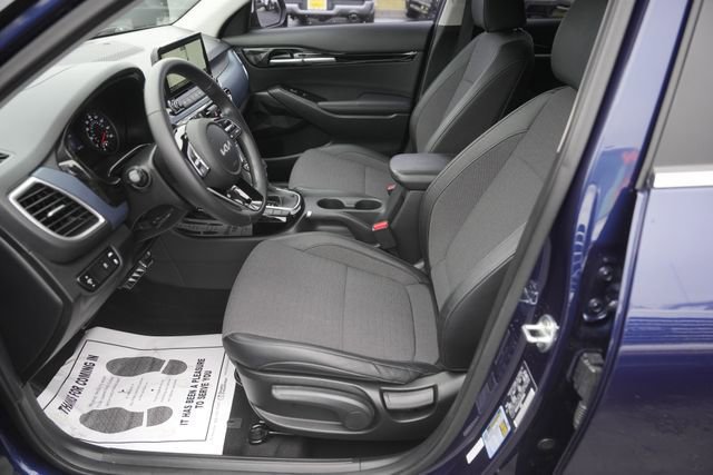 Used 2023 Kia Seltos S w/ Navigation Package image 9