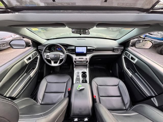 Certified 2022 Ford Explorer XLT w/ Equipment Group 202A AWD/4WD image 25