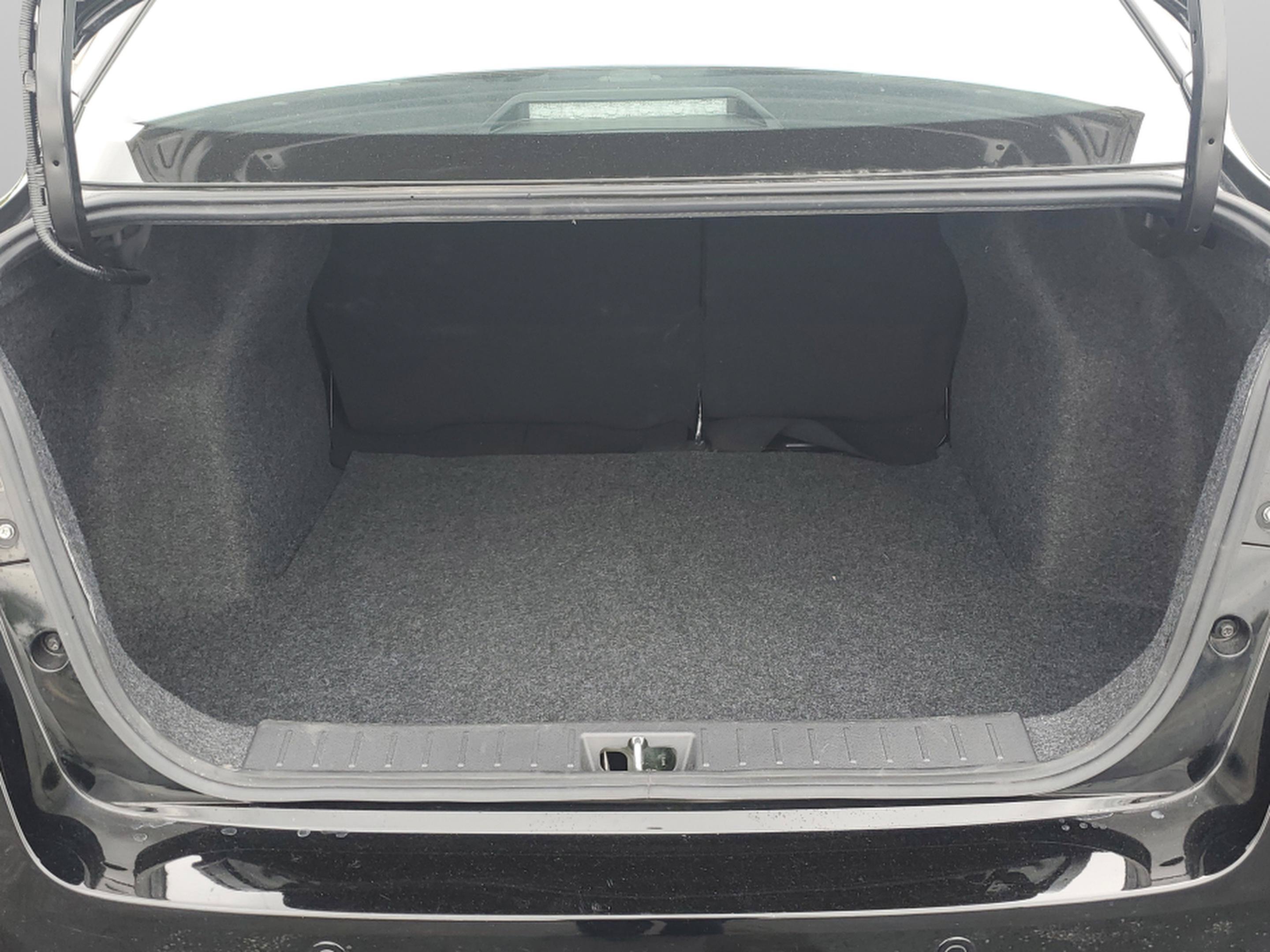 Used 2025 Nissan Versa SV FWD image 8