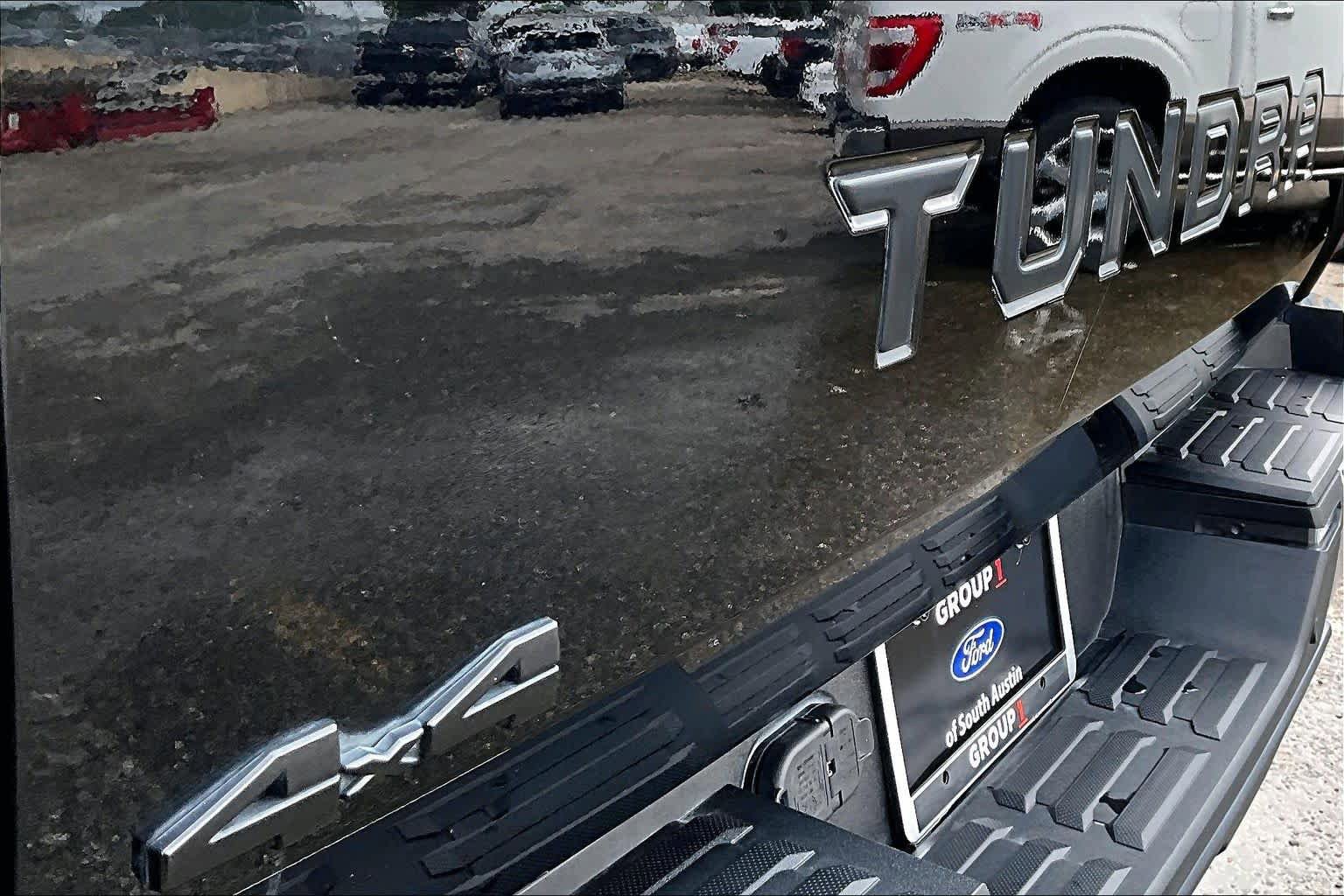 Used 2024 Toyota Tundra Limited w/ Power Package AWD/4WD image 12