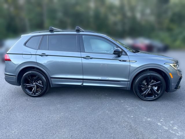 Used 2024 Volkswagen Tiguan SE R-Line FWD image 9