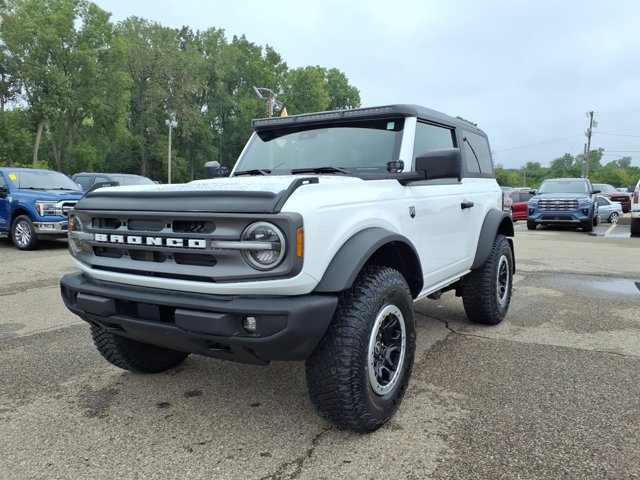 Certified 2022 Ford Bronco Big Bend w/ Sasquatch Package AWD/4WD image 3