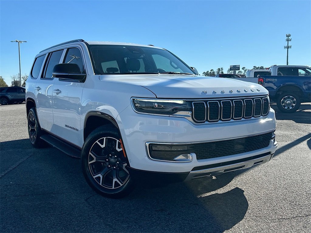 Used 2023 Jeep Wagoneer Series III w/ Preferred Equipment Group image 5