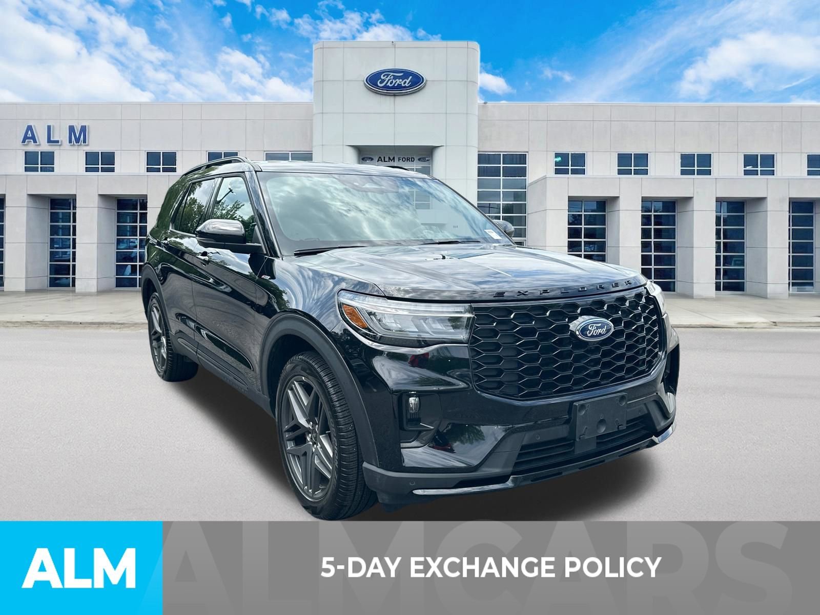 Certified 2026 Ford Explorer Platinum w/ LUX Leather Package AWD/4WD image 3