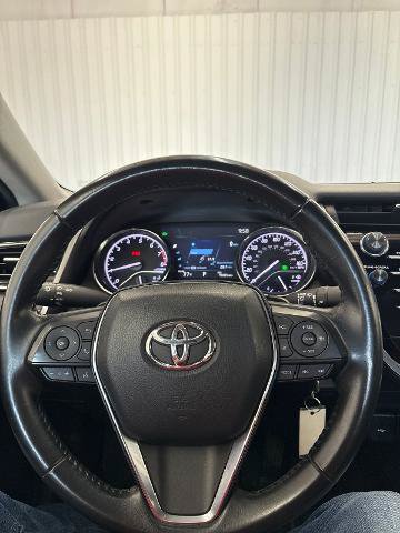 Used 2020 Toyota Camry SE w/ 4 Season Floor Mat Package AWD/4WD image 10
