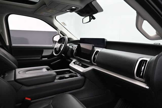 Certified 2025 Ford Expedition Active AWD/4WD image 34