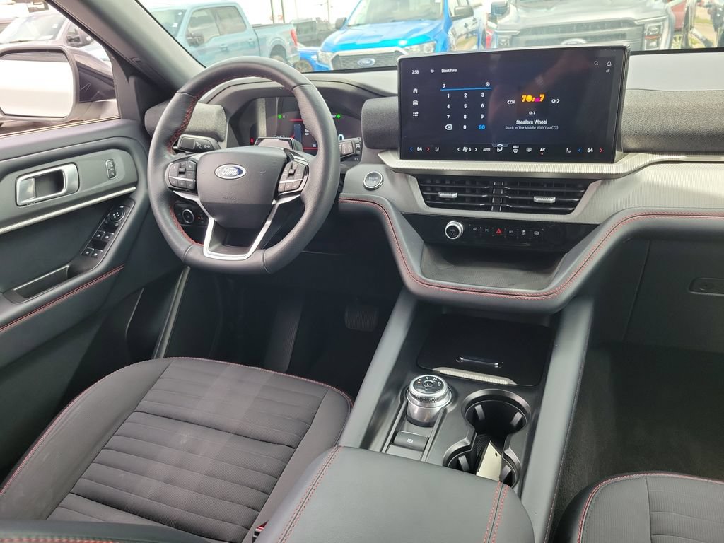 Certified 2025 Ford Explorer ST-Line w/ ST-Line Street Pack AWD/4WD image 13