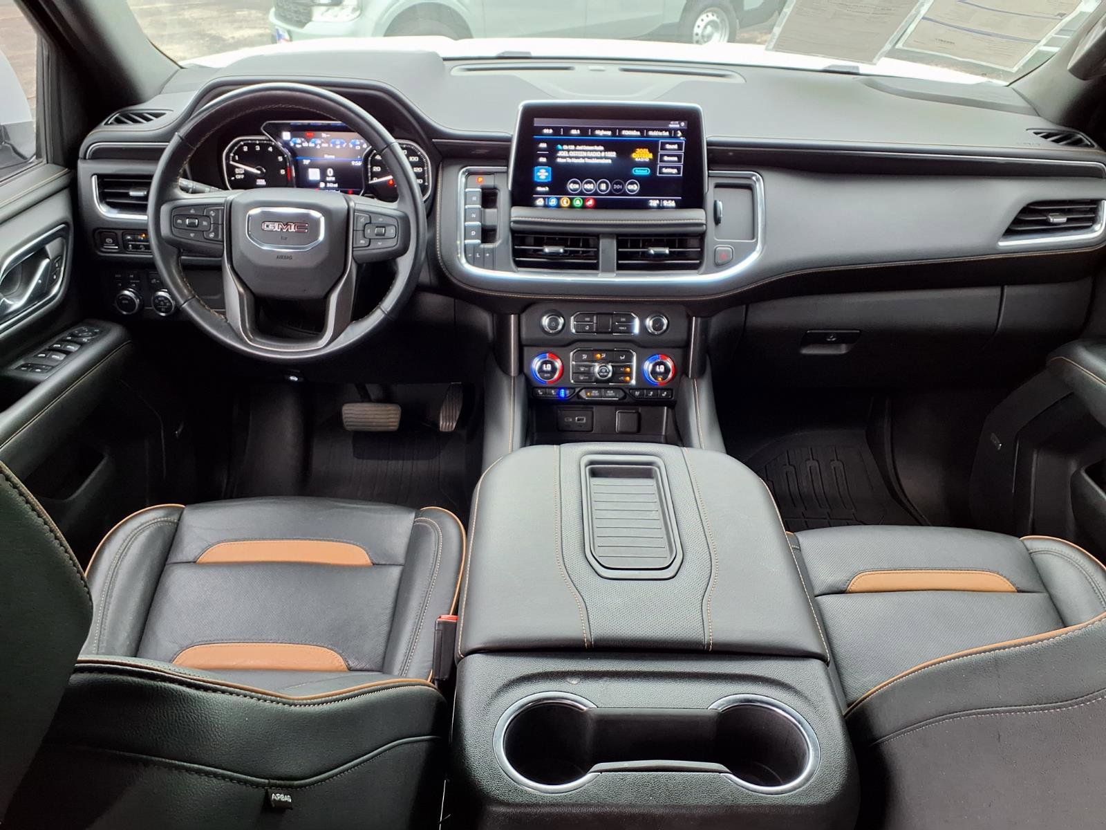 Used 2021 GMC Yukon XL AT4 w/ AT4 Premium Package AWD/4WD image 7