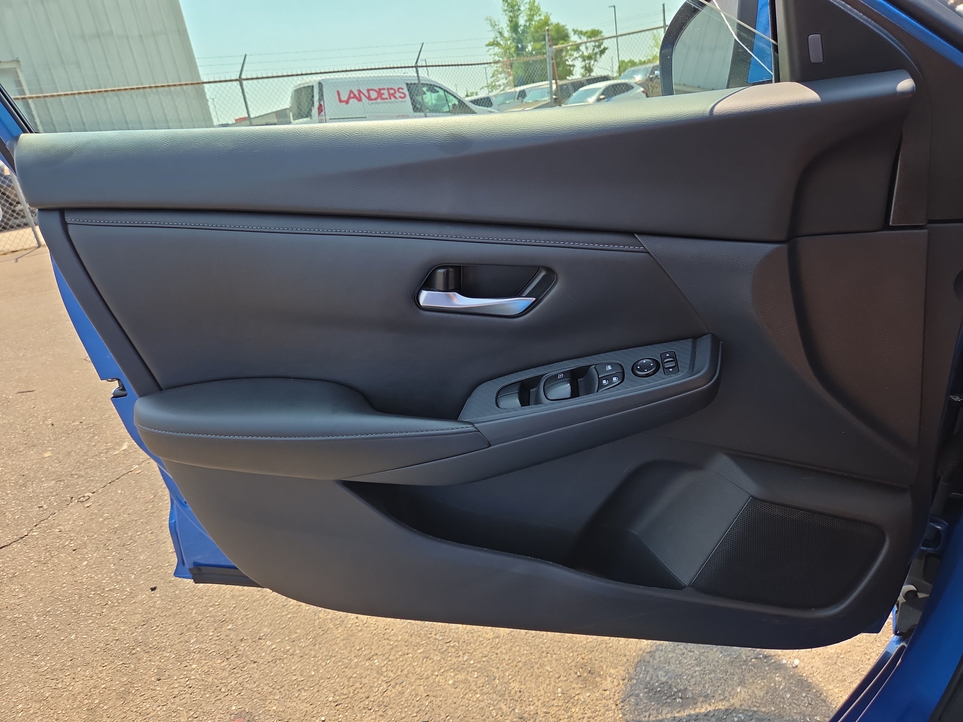 Used 2024 Nissan Sentra SV FWD image 17