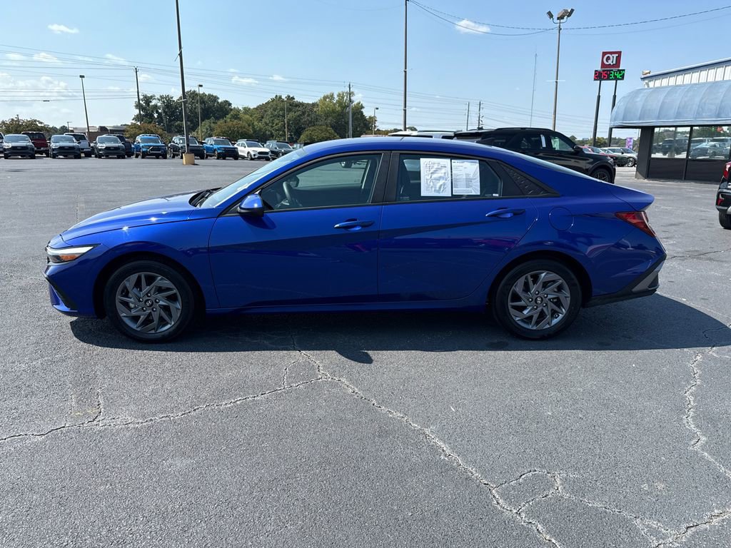 Used 2024 Hyundai Elantra SEL FWD image 6